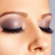 The best method to put on the false eyelashes